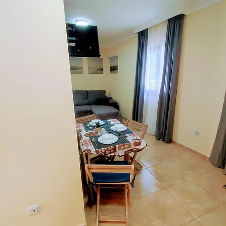 Duplex Elegant Apartment Genoves